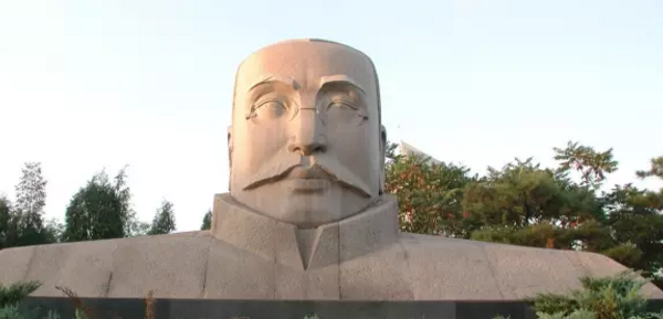 《李大釗紀(jì)念像�?jpg.png 《李大釗紀(jì)念像�?jpg.png