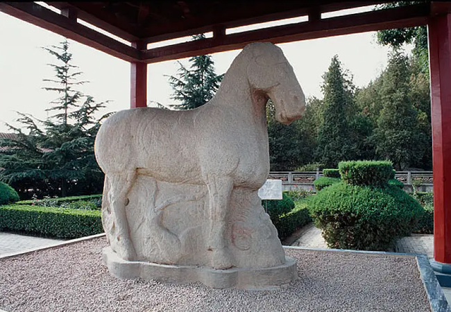 園林景觀雕塑制作.jpg 園林景觀雕塑制作.jpg