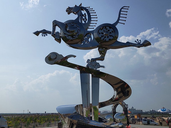 不銹鋼馬雕塑.jpg 不銹鋼馬雕塑.jpg